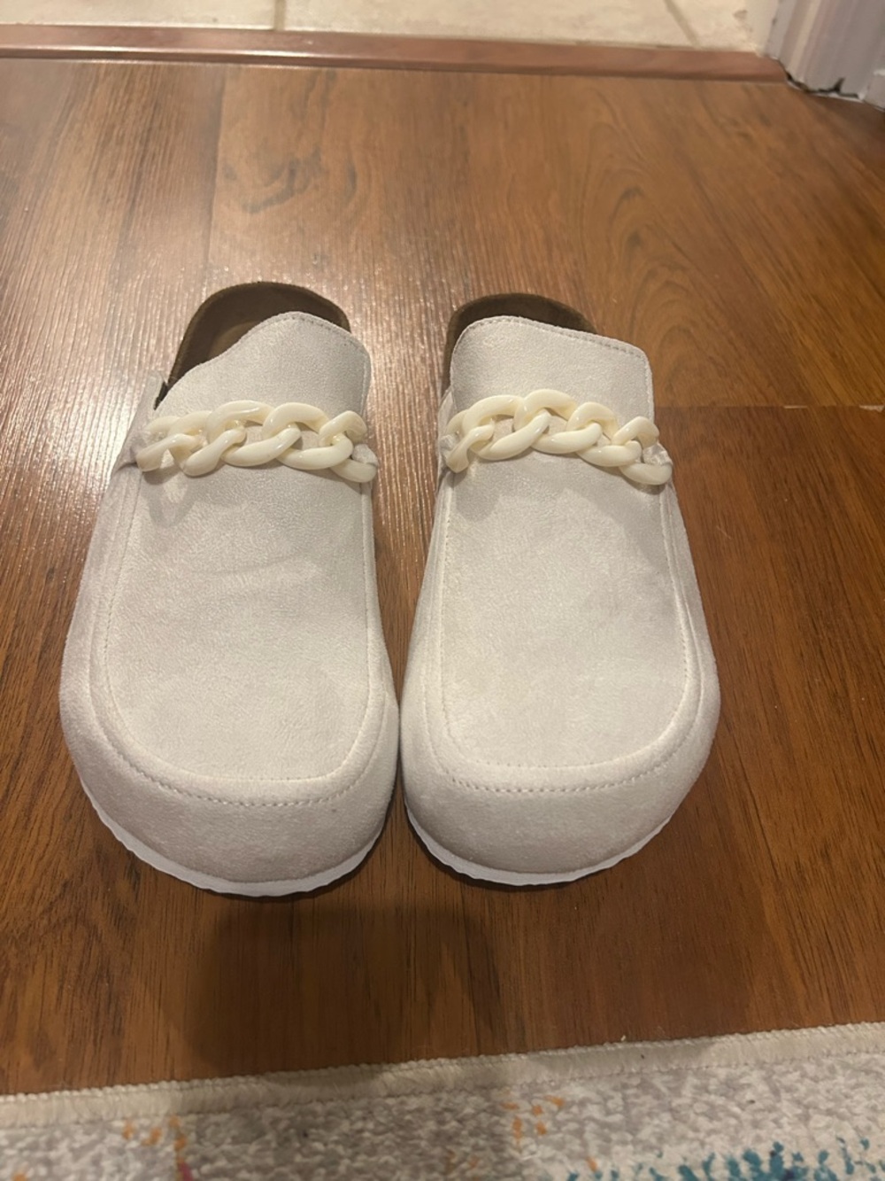 Cream Chain-Detail Slip-On Mules